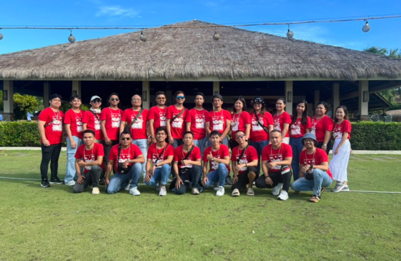 DCPI employees takes its first Bohol outing group photo at the Bohol Beach Club Resort.