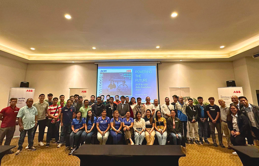 DCPI & ABB snaps a group photo with the attendees of the Iloilo Roadshow in Seda Atria Hotel.